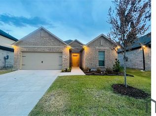 262 Waters Ridge Dr, Lavon, TX 75166