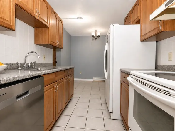 103 Newman Rd APT 17, Malden, MA 02148