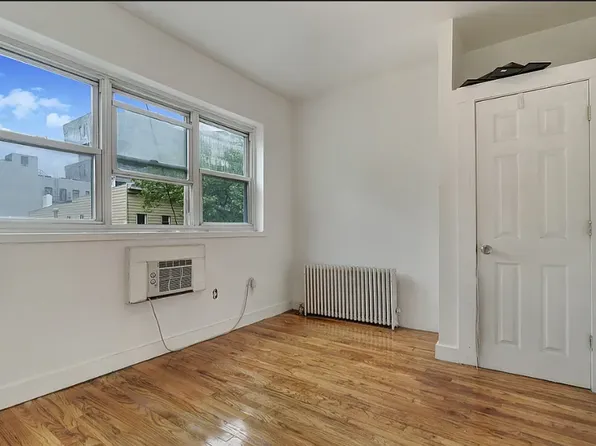 68 Jackson Street image 1 of 6