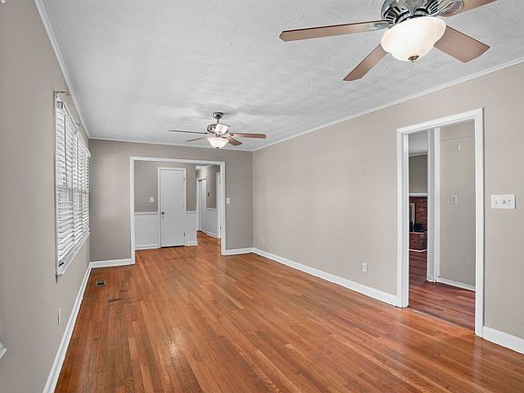 5th image of 329 Earl Dr