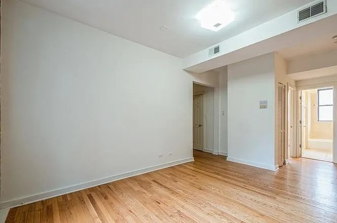 905 W Cornelia Ave #2W — Photo 9
