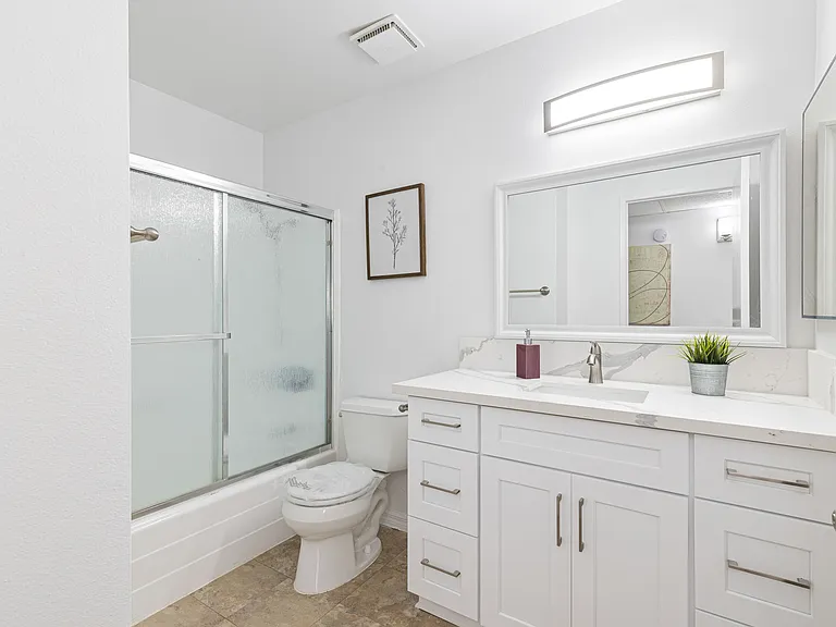 18408 Hatteras St #27 — Photo 15