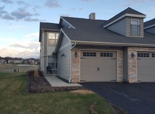 936 Buckingham Ln, Sycamore, IL 60178