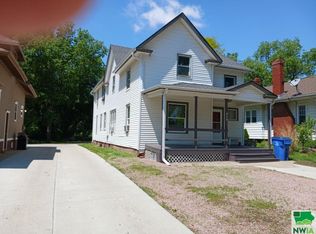 428 Cottage Ave, Vermillion, SD 57069