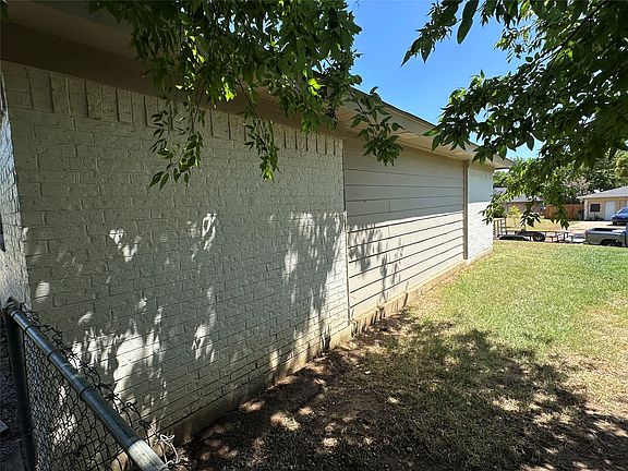 5th image of 1306 Berry Dr