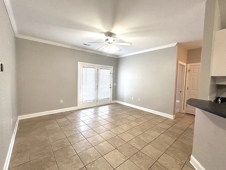 2041 Silvercrest Dr #B — Photo 5