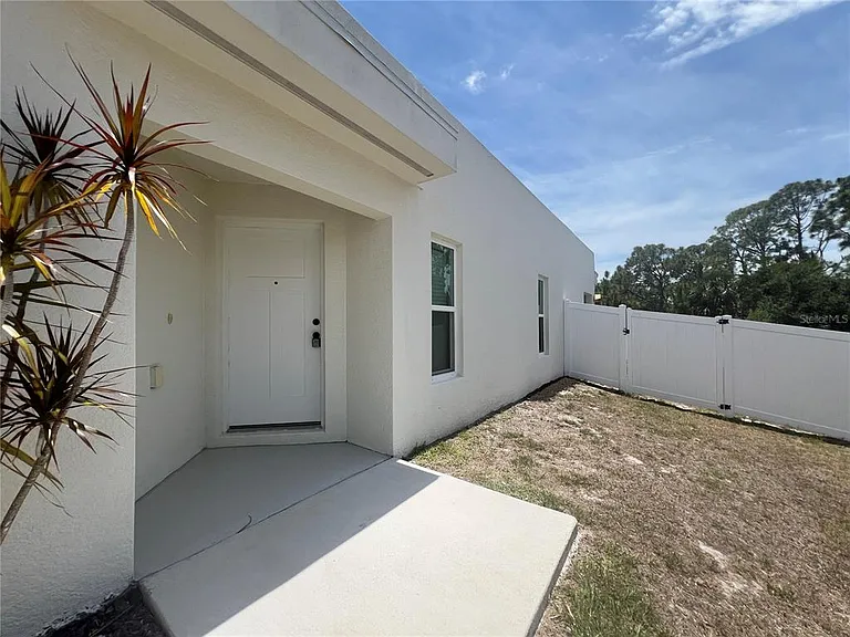 12073 Henley Ave — Photo 5