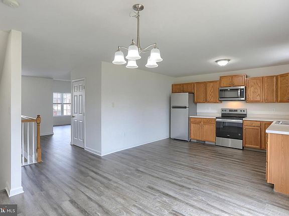 4th image of 2124 Autumn Ct