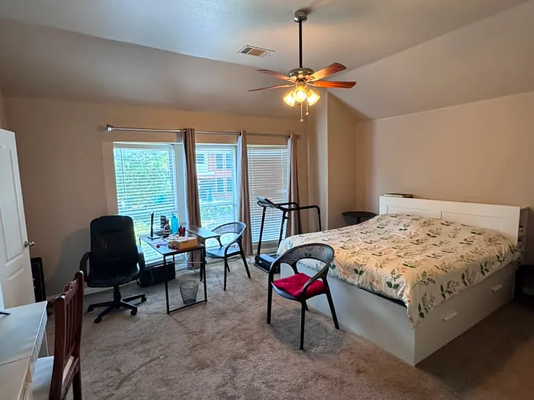 814 Honey Hill Dr — Photo 2