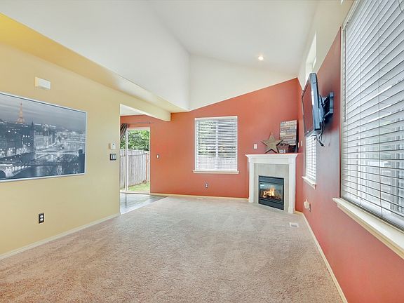 5th image of 2720 20th Street Pl SW