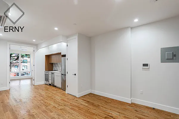 Rented by Pinn Realty | media 60