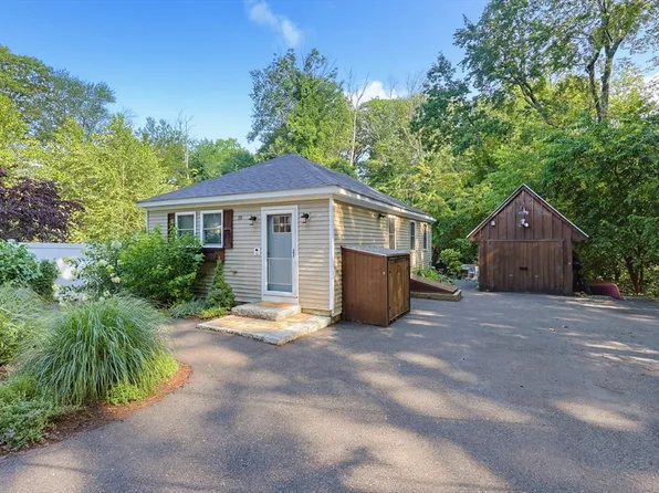 19 Knoll Rd, Hopkinton, MA 01748