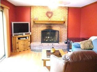 45 Manchester Ct, Fox River Grove, IL 60021