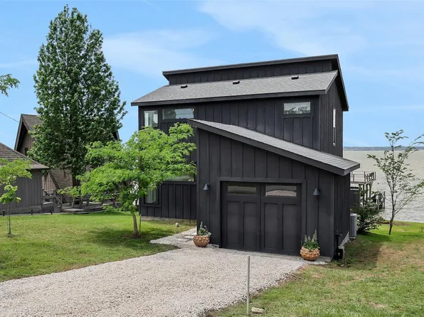 546 W Cattle Dr, Onalaska, TX 77360