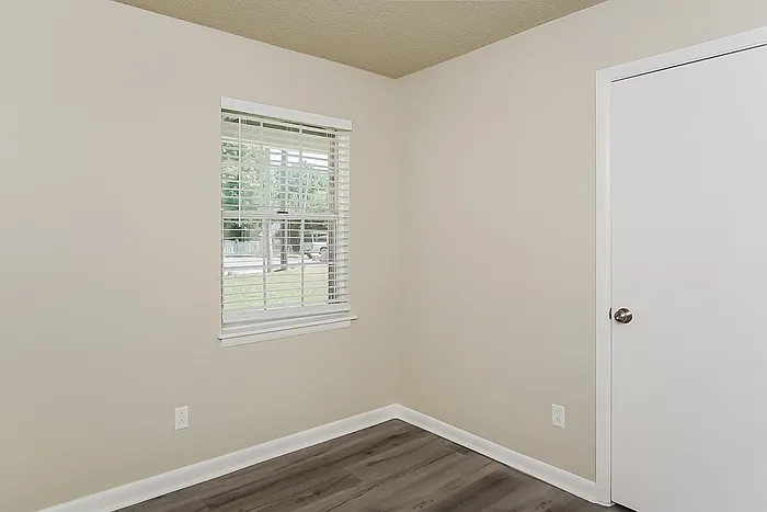 2504 Hermosa Cir SW — Photo 9