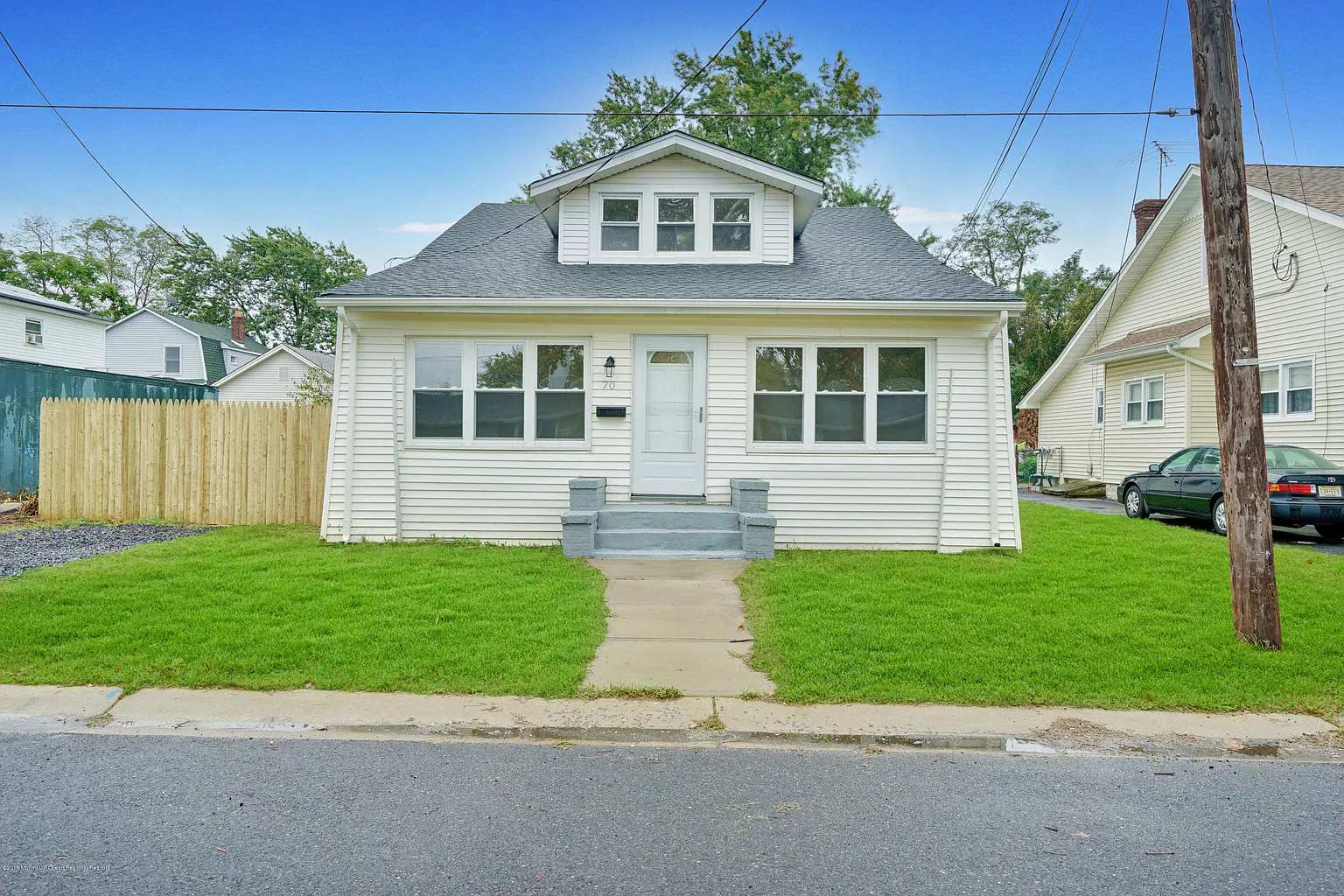 70 Wood St photo 1