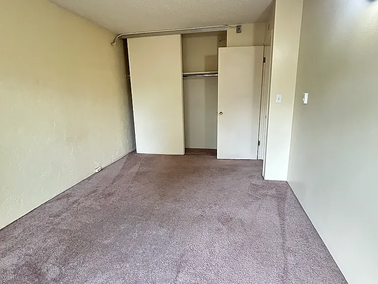 4130 11th Ave NE #1003 — Photo 8