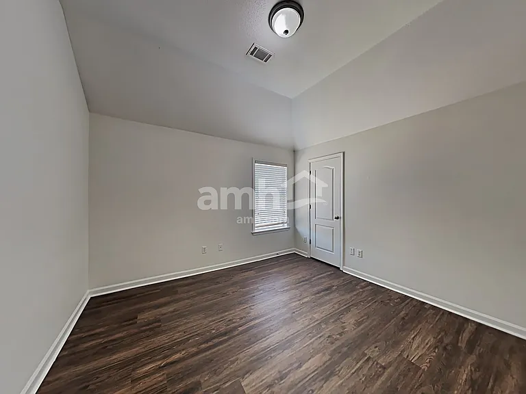 9664 Woodland Creek Ln — Photo 15