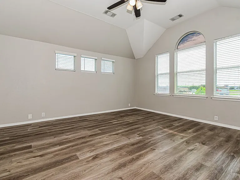 309 Cobblestone Dr — Photo 10