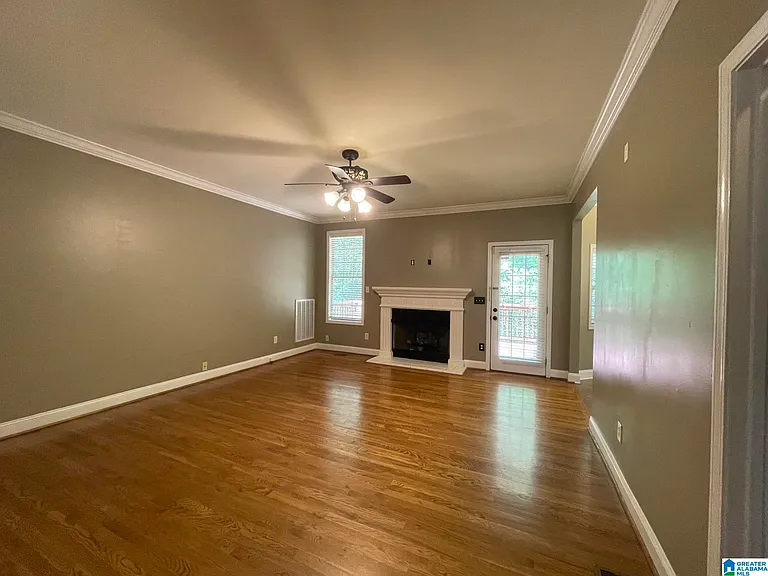 208 Castlehill Dr — Photo 14
