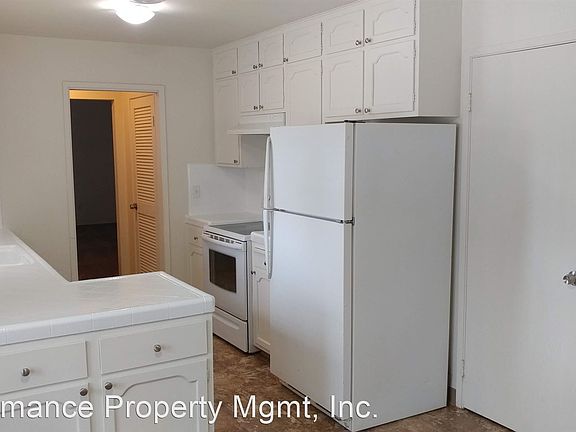 4th image of 2813 N West Ave #7337831