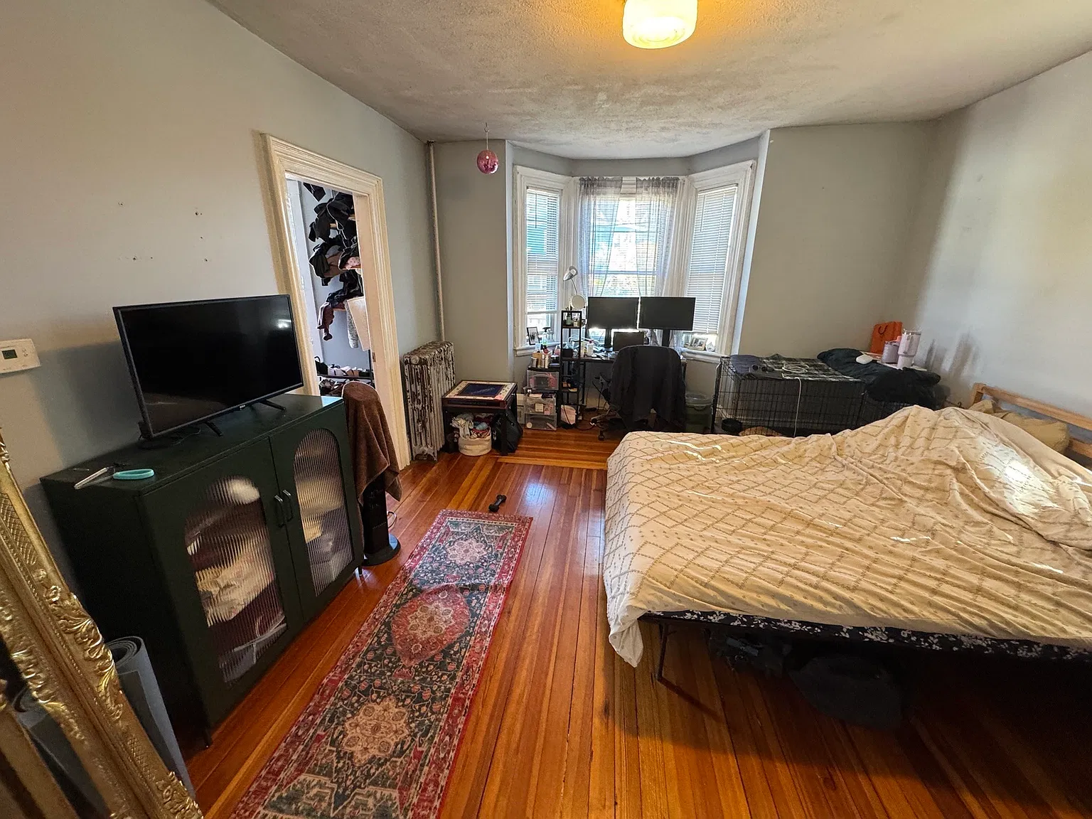 2 bed, 9999 sqft, $3,300 — Photo 1