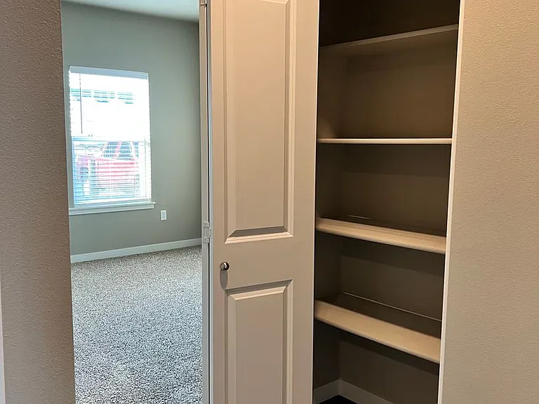 Eagle Pointe Apartments- Resort-Style Living in Albany — Photo 46