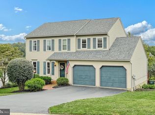 630 Kenyon Dr, Red Lion, PA 17356