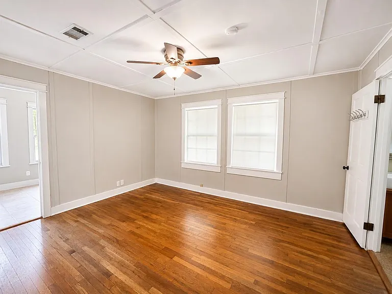5707 Delfren Ln — Photo 12
