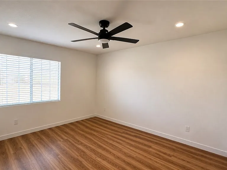 1916 Coyote Pass Way — Photo 18