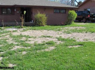 1935 R St, Gering, NE 69341