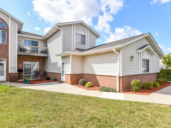 1301 College AVENUE #2A, South Milwaukee, WI 53172