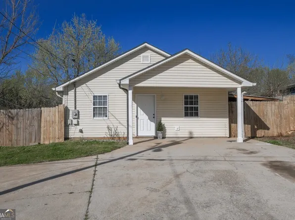 1089 Travis Dr, Gainesville, GA 30501