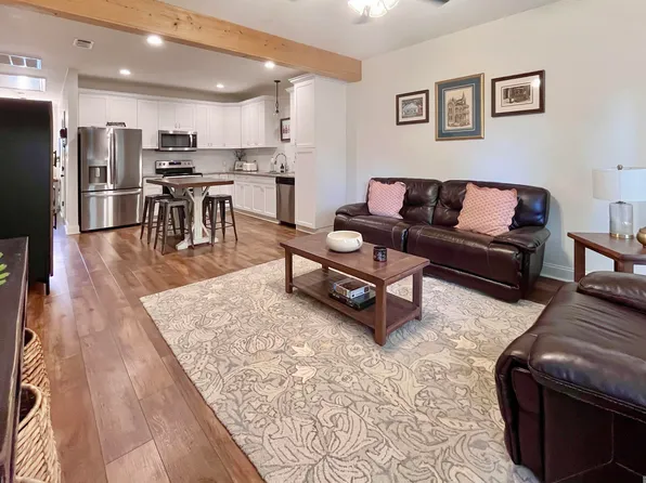 9900 Country Club Dr APT 7B, Denham Springs, LA 70726