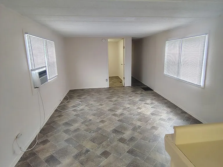 208 Spruce St #4 — Photo 10