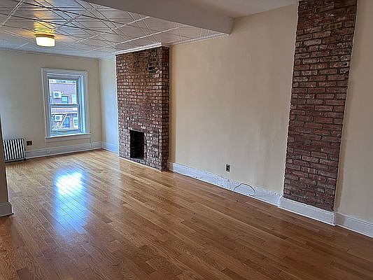 1st image of 399 Sackett St APT 3