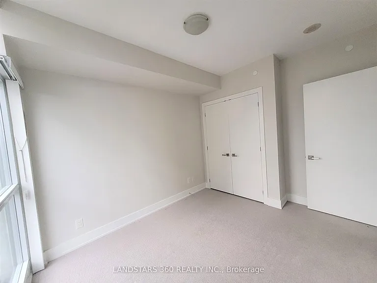 170 Avenue Rd #905 — Photo 10
