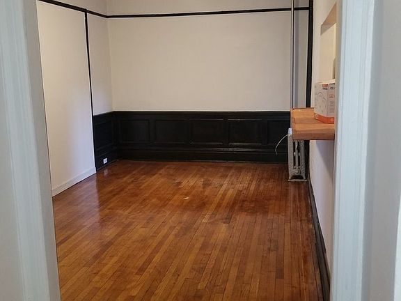 4th image of 352 Saint Johns Pl