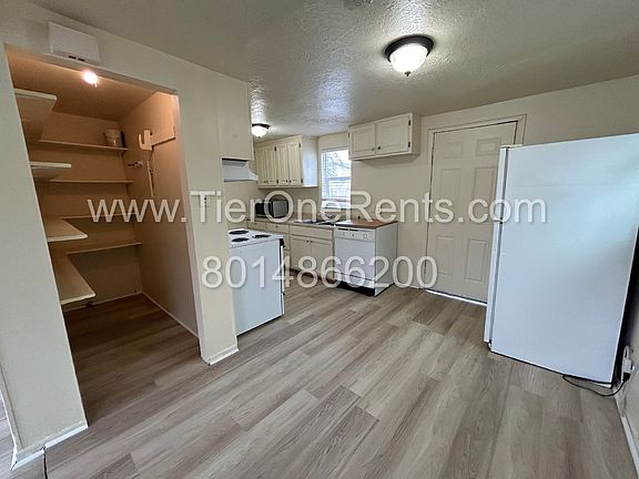 5th image of 3040 W Appleton Dr