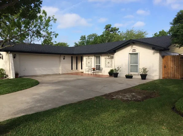 105 Chispa Dr, Portland, TX 78374