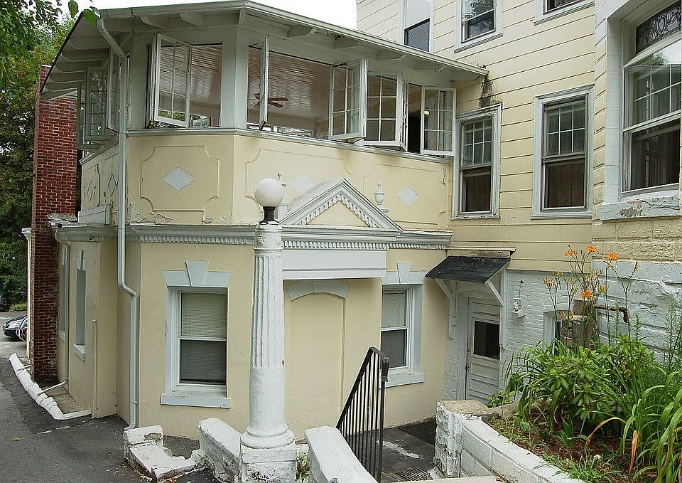 2nd image of 334 Prospect St APT C