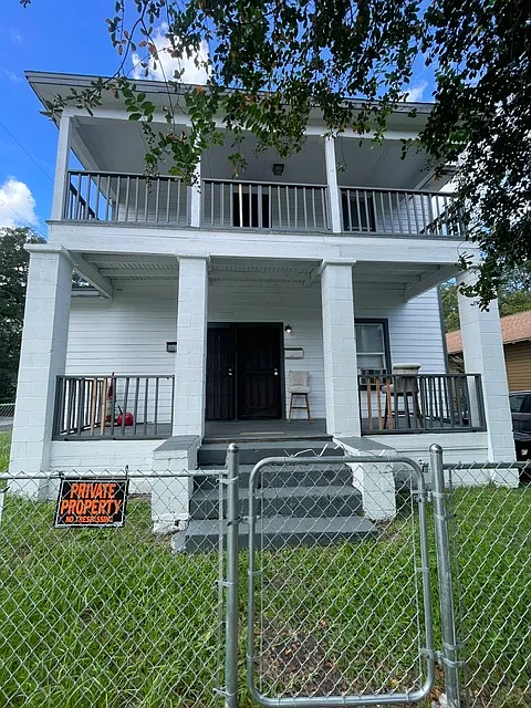 3 bed, 1978 sqft, $1,450 — Photo 2