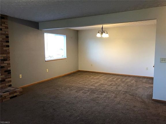 4th image of 8970 Portage Pointe Dr APT B