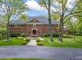 1900 Millburne Rd, Lake Forest, IL 60045