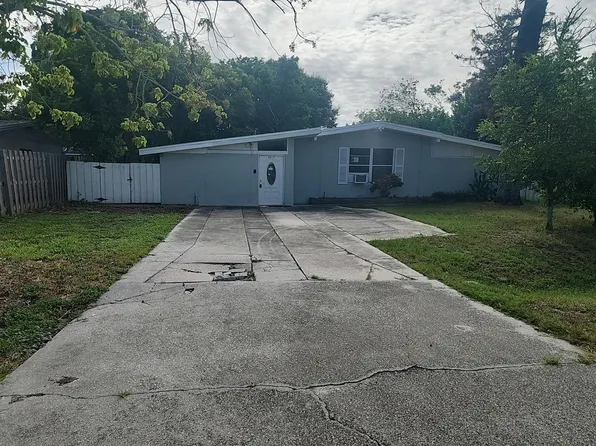 5812 16th St W, Bradenton, FL 34207