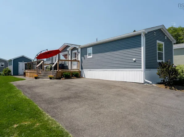 35 7th St, Halifax, NS B4B 1R4