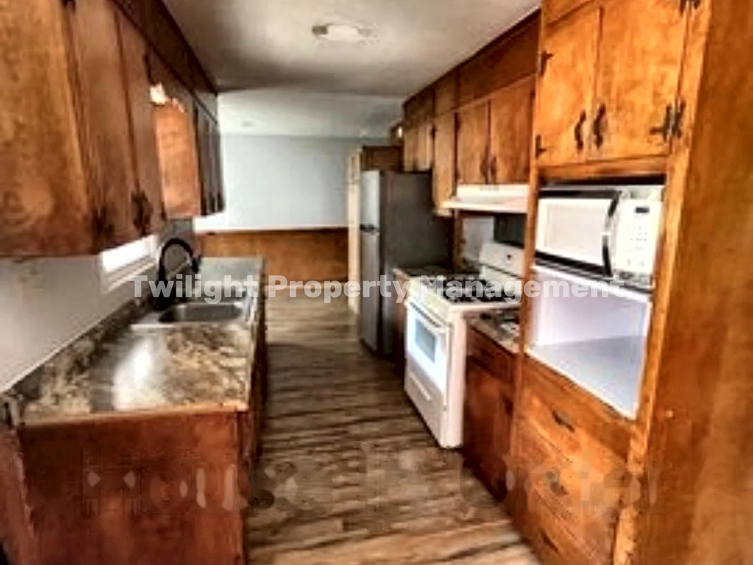 3 bed, 1300 sqft, $1,695 — Photo 3