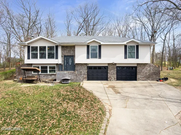 2900 Red Bud Cir, Jefferson City, MO 65109