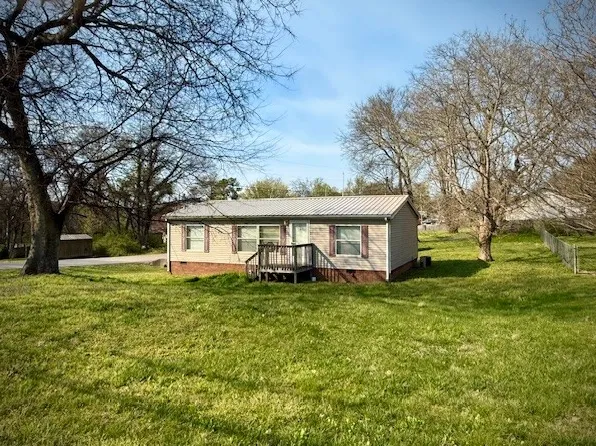 224 Chapman Ln, Columbia, TN 38401