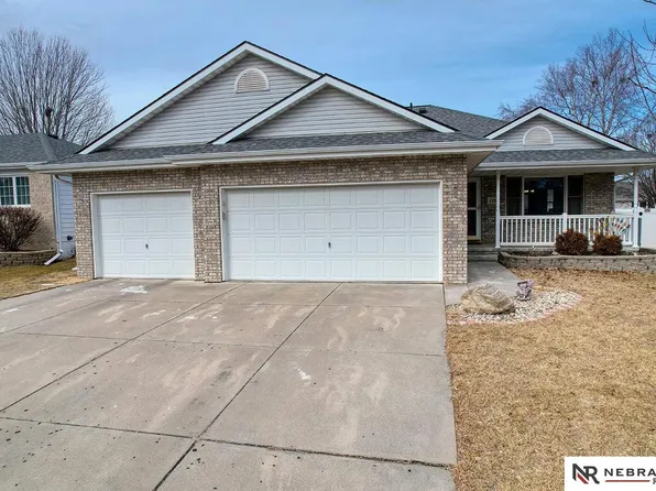 2230 Breckenridge Dr, Lincoln, NE 68521